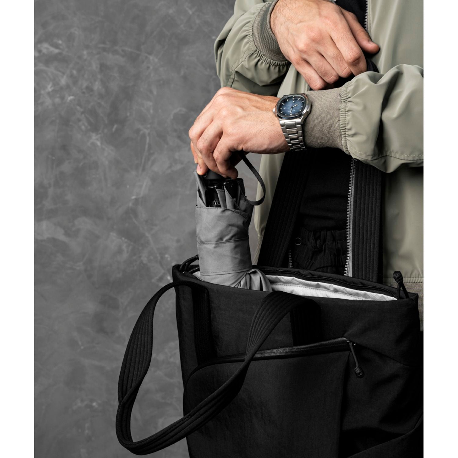 ALPAKA Flow Tote Pack Axoflux 400D (Black)