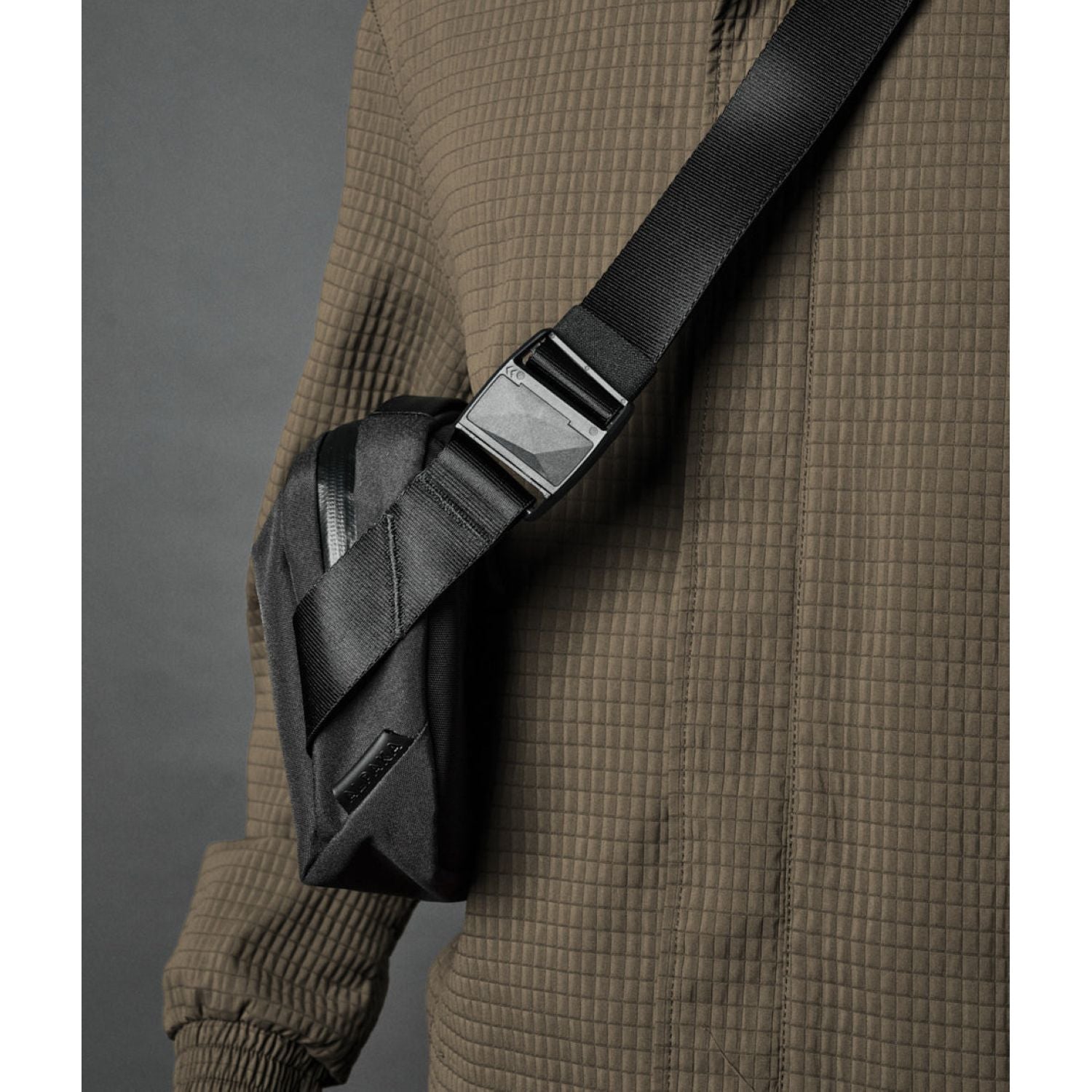 ALPAKA Go Sling Mini V2 (Maglockz Strap Buckle) Axoflux 300D (Black)