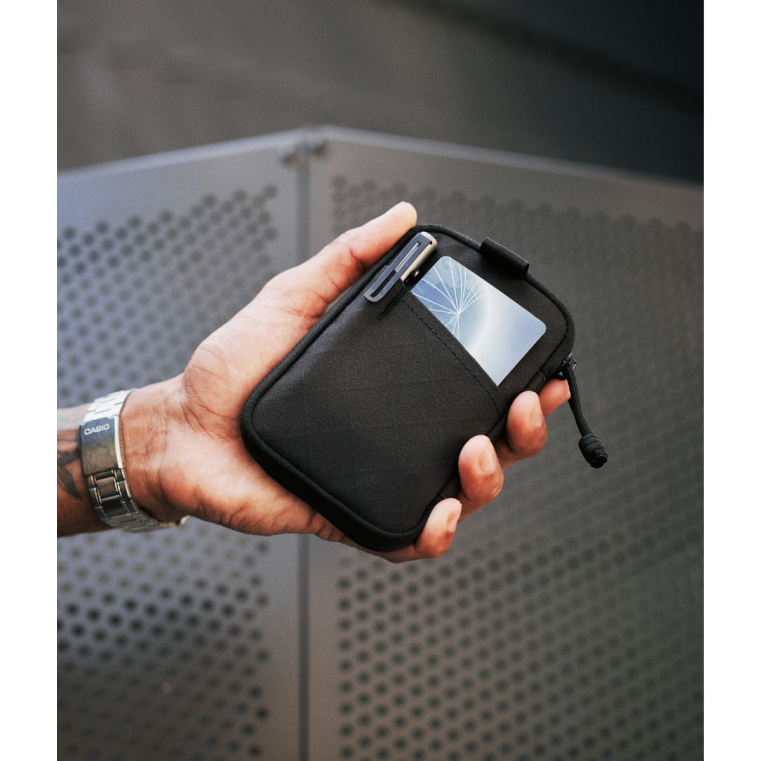 ALPAKA Hub Pouch Pro Axogrid 300D (Black)