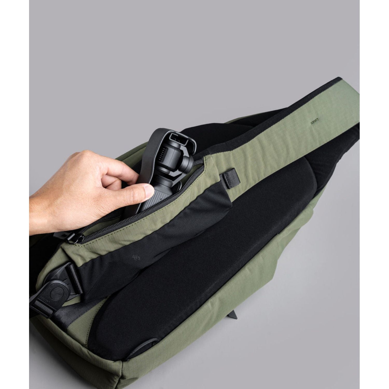 ALPAKA Metro Crossbody Left Shoulder Axoflux 210D (Green)