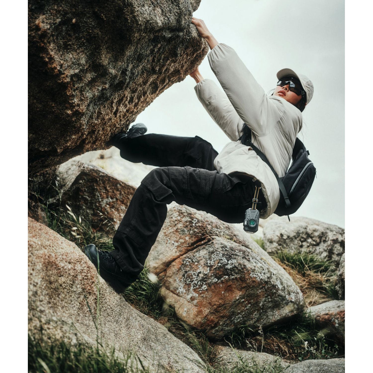 ALPAKA Metro Crossbody Right Shoulder Axoflux 210D (Black)