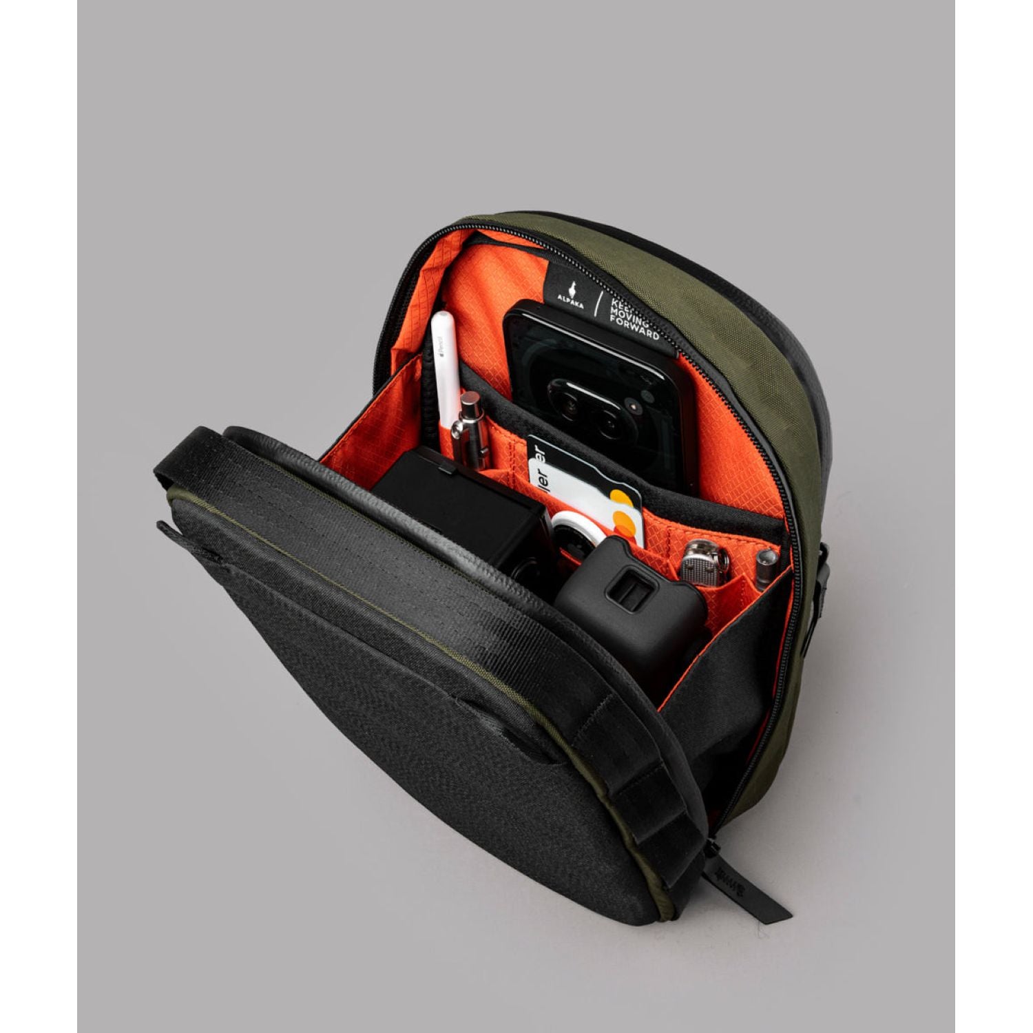 ALPAKA Metro Sling Max X-Pac X42 (Olive Green)