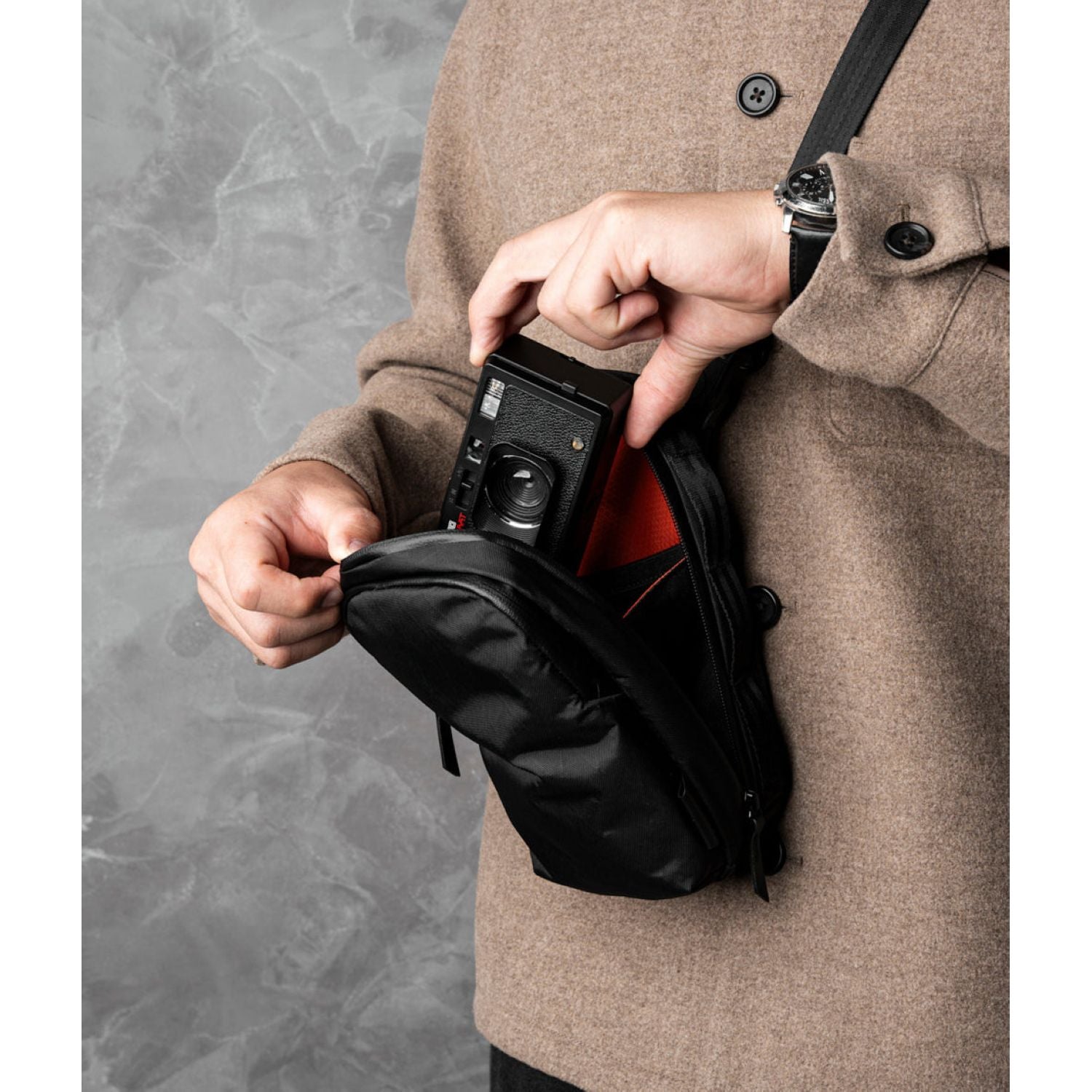 ALPAKA Metro Sling V2 X-Pac VX42 (Black)