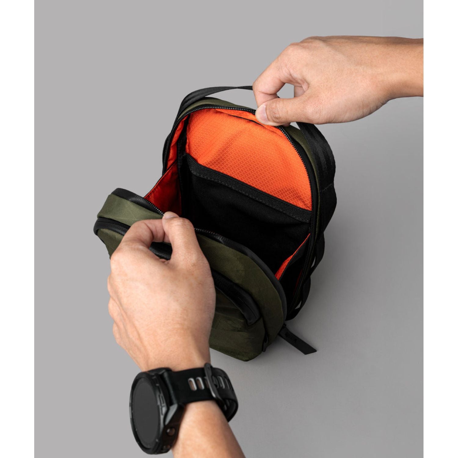 ALPAKA Metro Sling V2 X-Pac X42 (Olive Green)