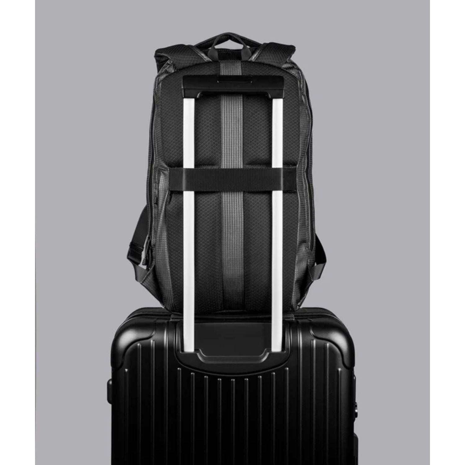ALPAKA Momentum Backpack Axodyne Hybrid (Black)