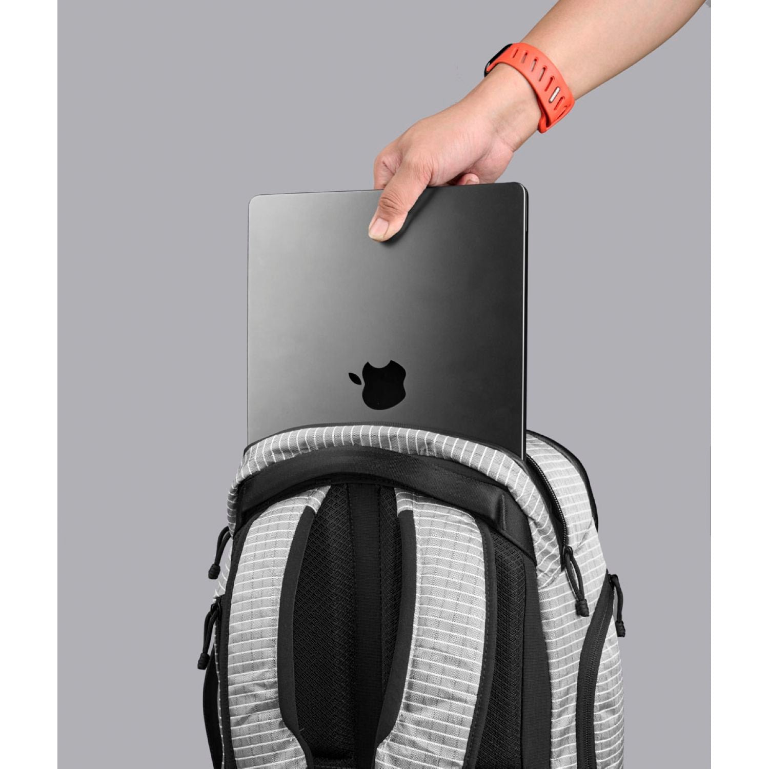 ALPAKA Traverse Astral Edition Backpack 30L X-Pac UVX40 (Silver)