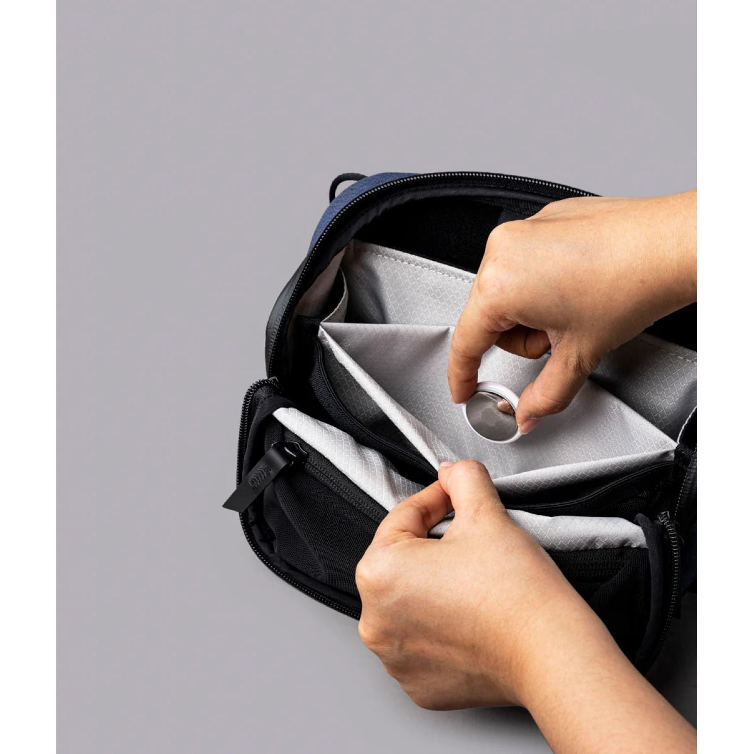 ALPAKA Vertex Pouch Mini 2L Axoflux 300D (Blue)