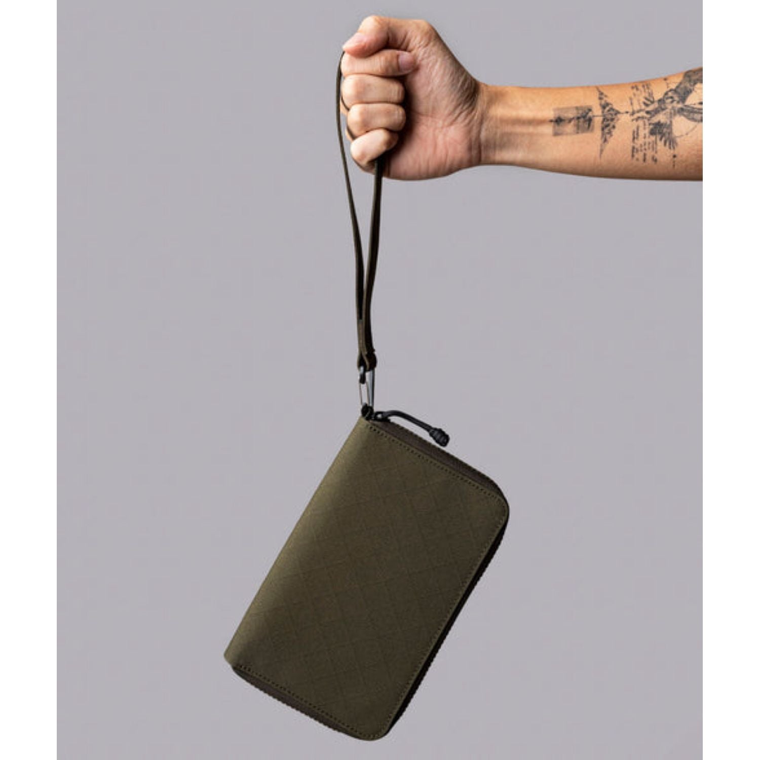 ALPAKA Zip Passport Wallet Axogrid 300D (Army Green)