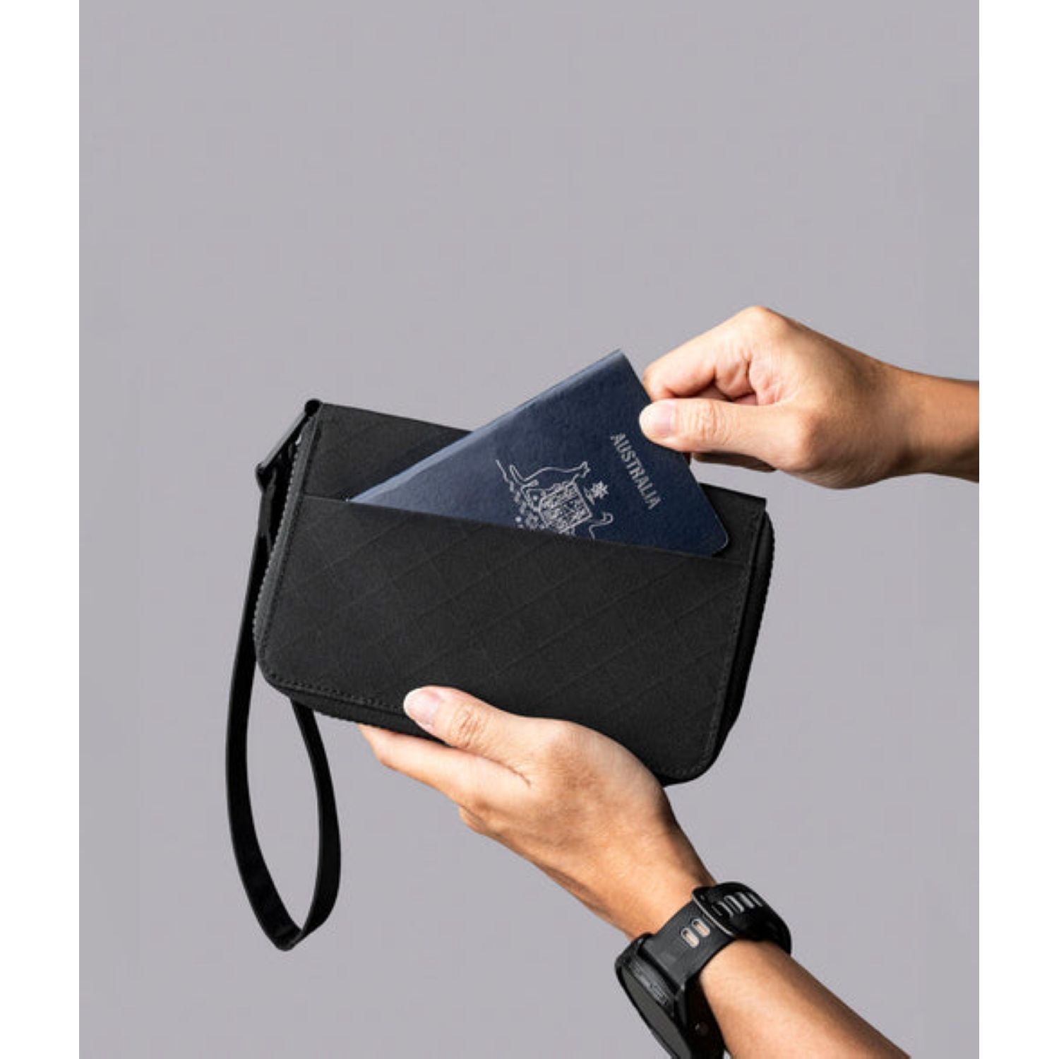 ALPAKA Zip Passport Wallet Axogrid 300D (Black)