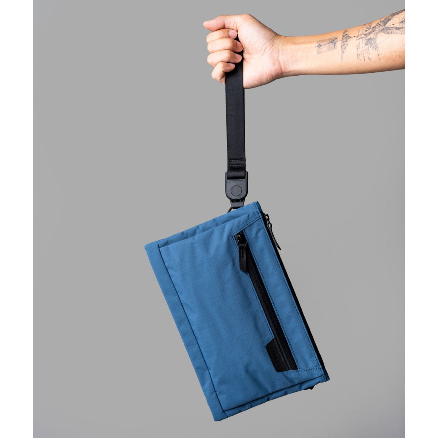 ALPAKA Zip Pouch Max V2 Axoflux 210D (Blue)