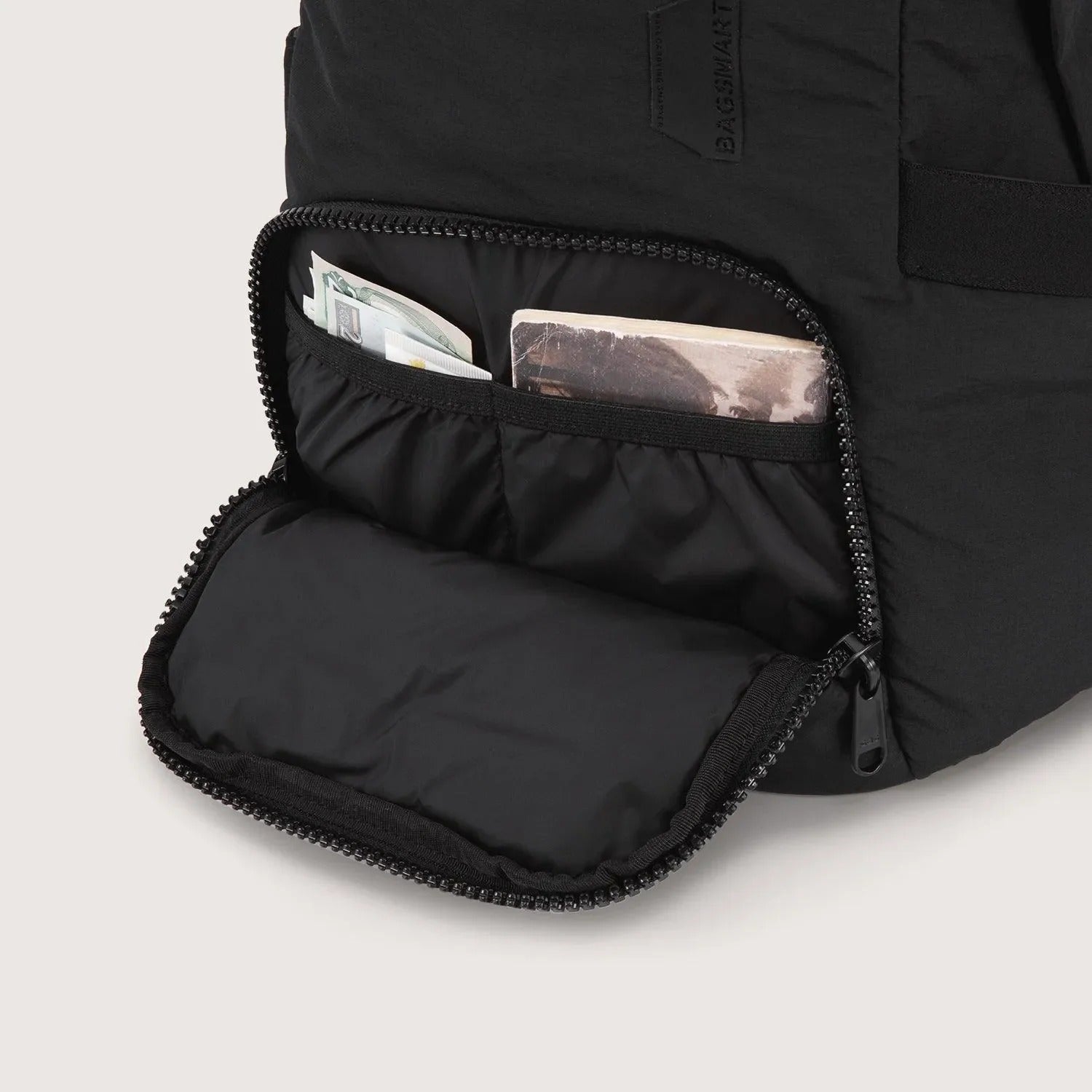 Bagsmart Zoraesque Feather Light Backpack 14L (Black)