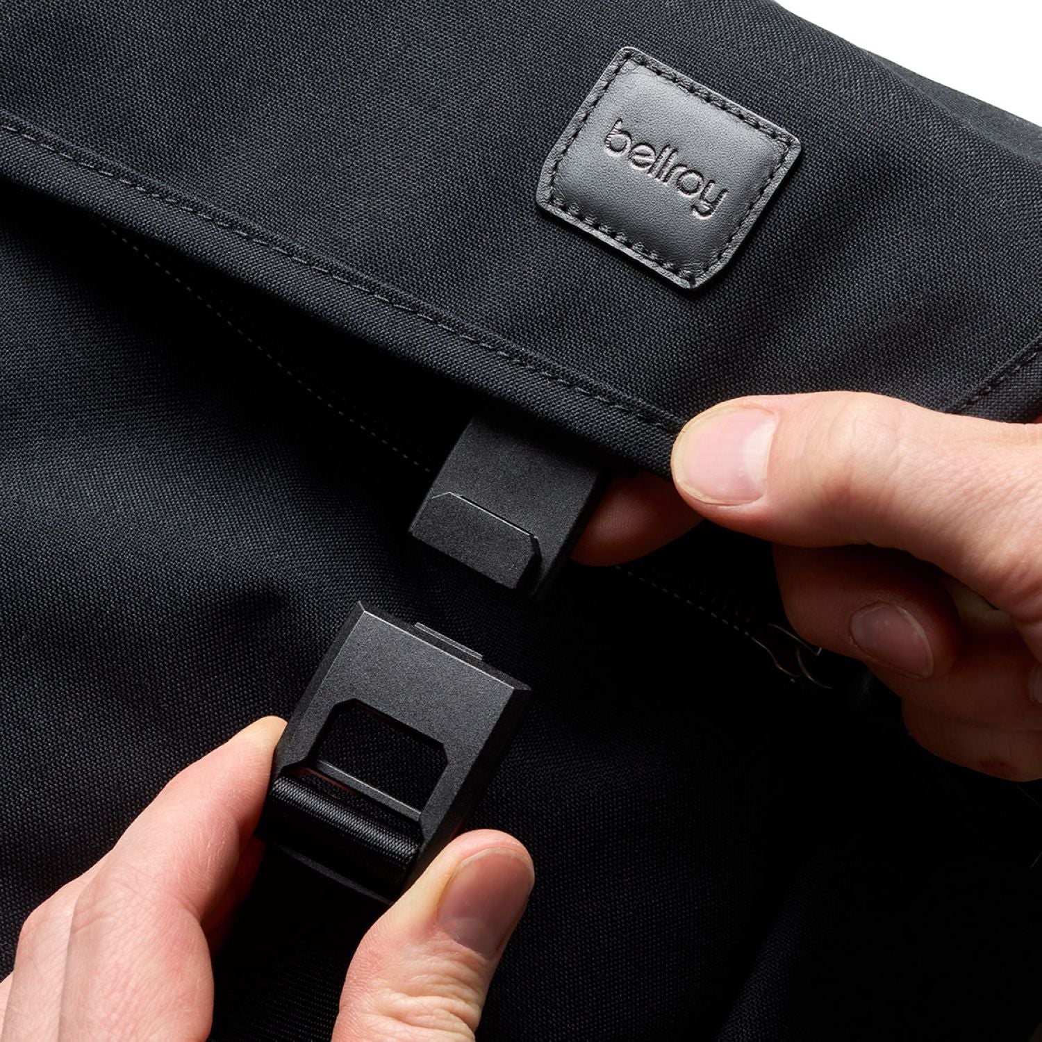 Bellroy Classic Messenger - Black