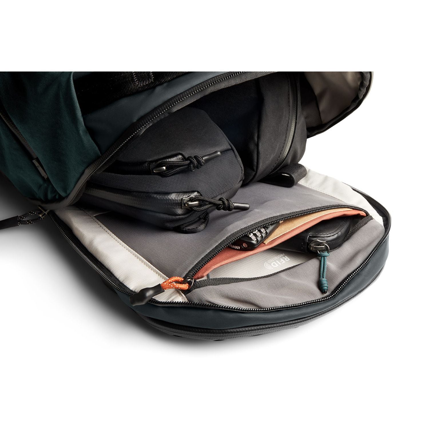 Bellroy Venture Travel Pack 26L - Deepocean