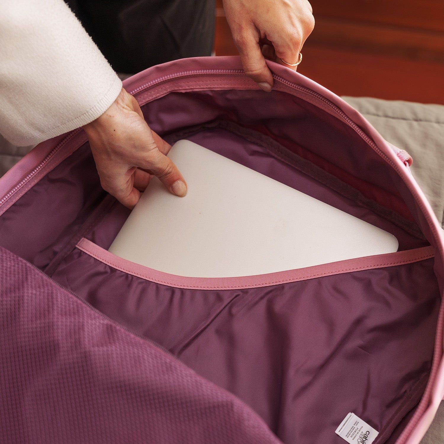 Cabinzero Classic Backpack 44L (Rosa Rosa)