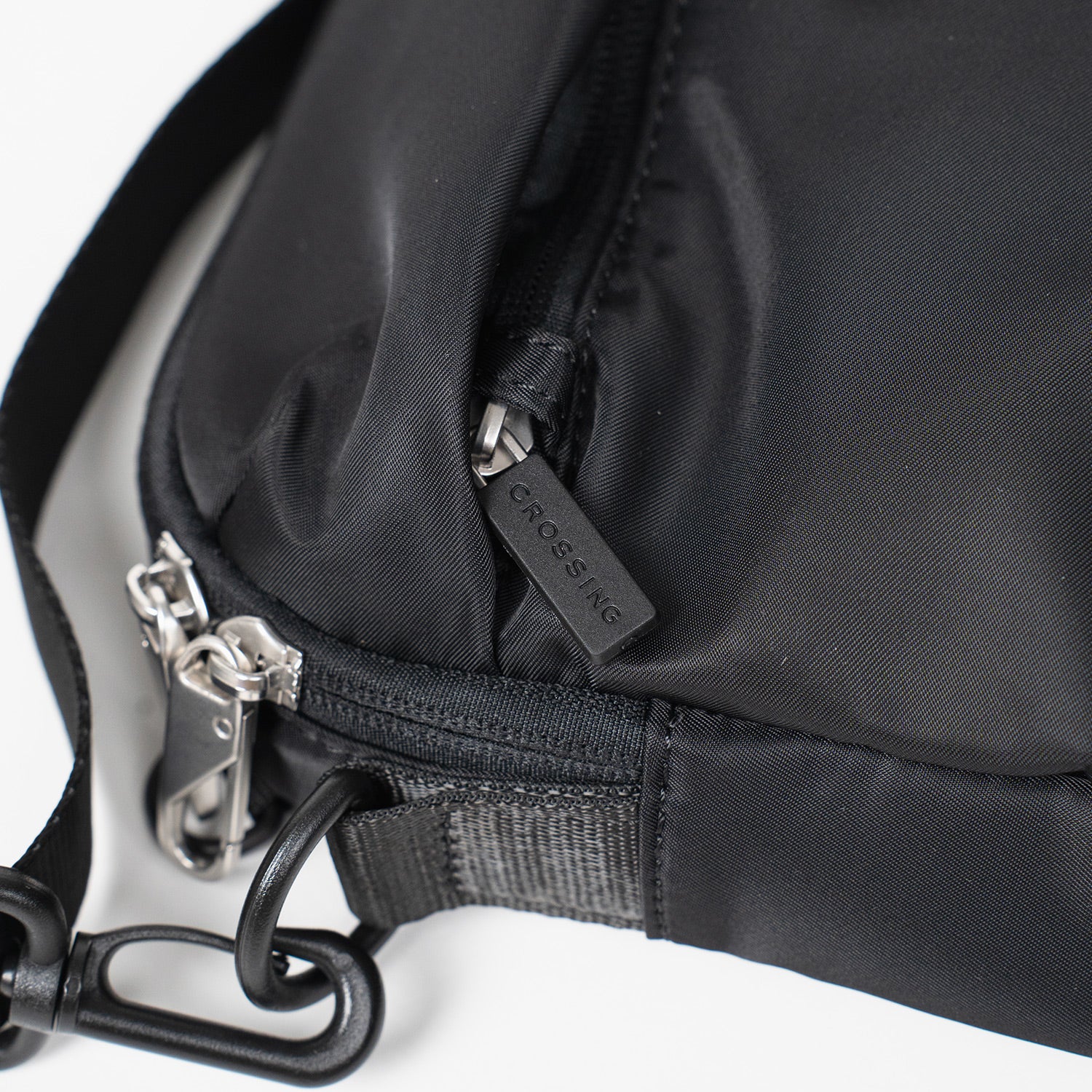 Crossing Anti-Theft RFID Crossbody Bag 4L - Black