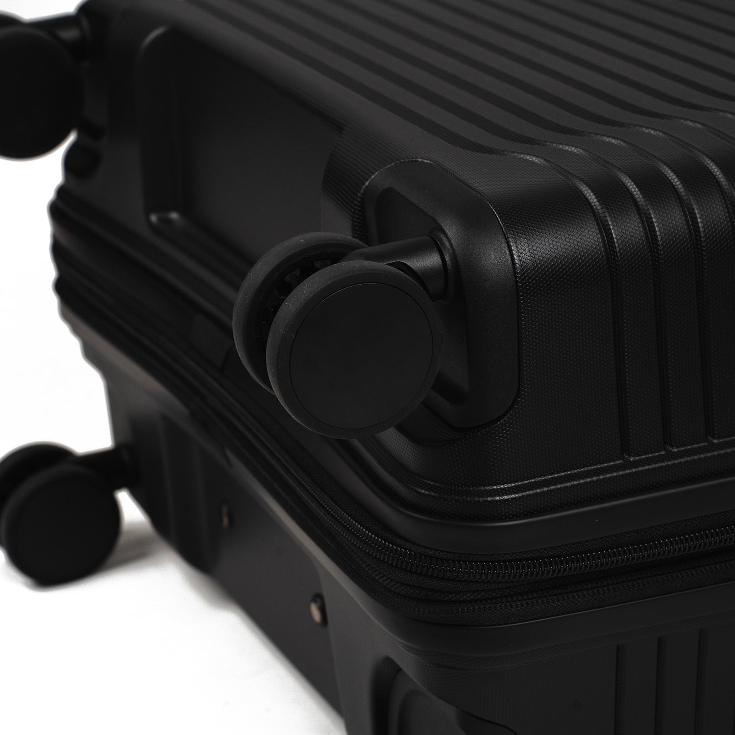 Crossing GLID Polypropylene Medium 25" Luggage - Black