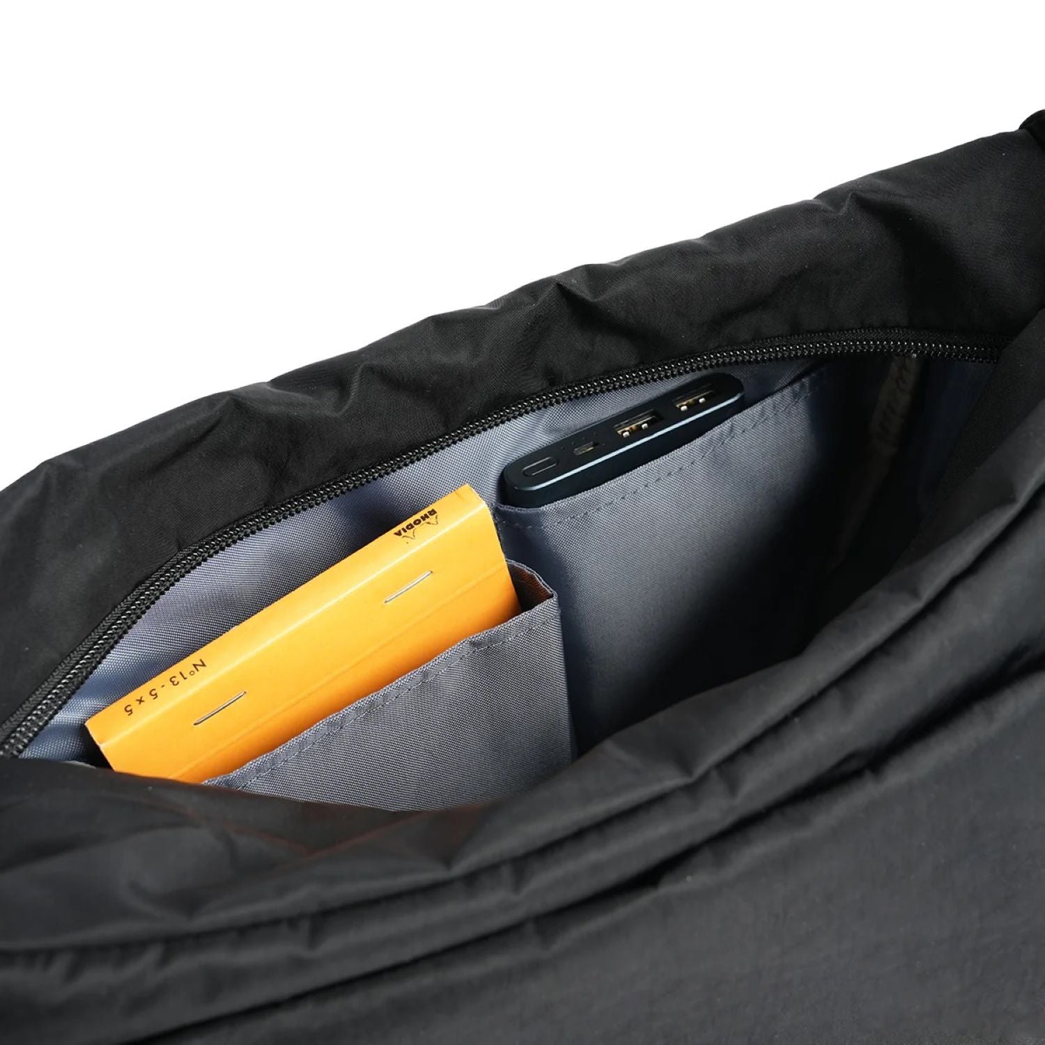 Hellolulu Miles All Day Shoulder Bag M (Moss Black)