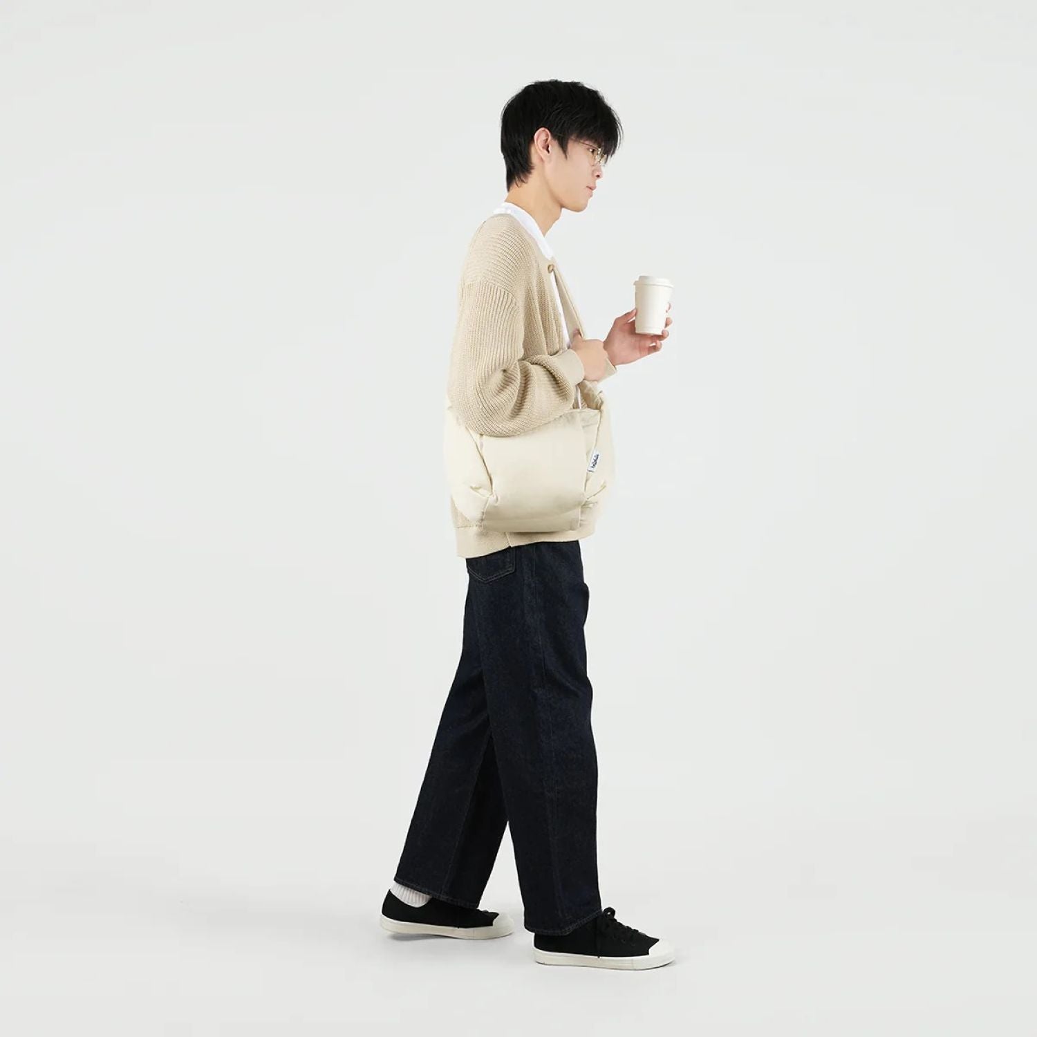 Hellolulu Miles All Day Shoulder Bag M (Vanilla White)