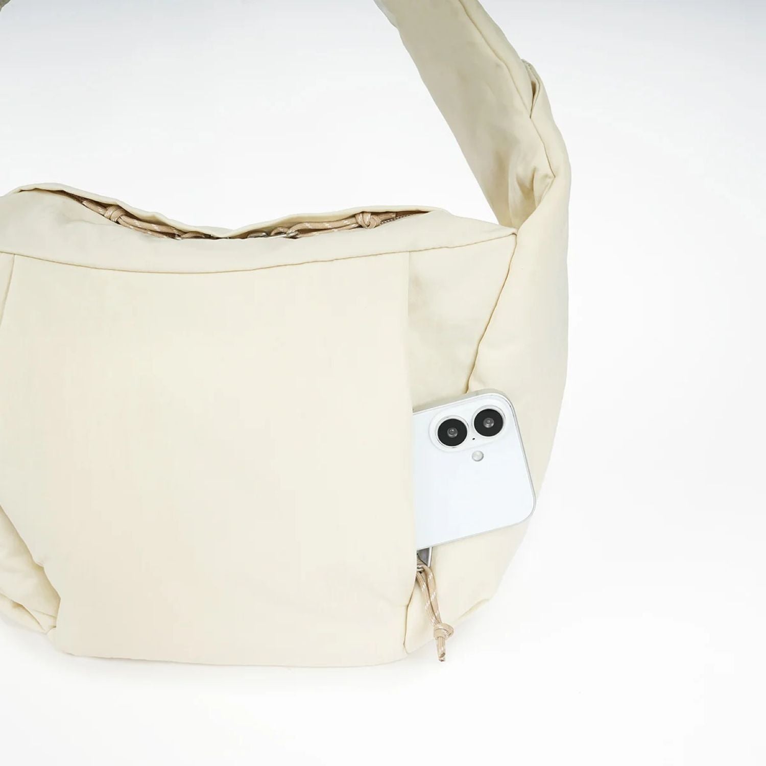 Hellolulu Miles All Day Shoulder Bag M (Vanilla White)