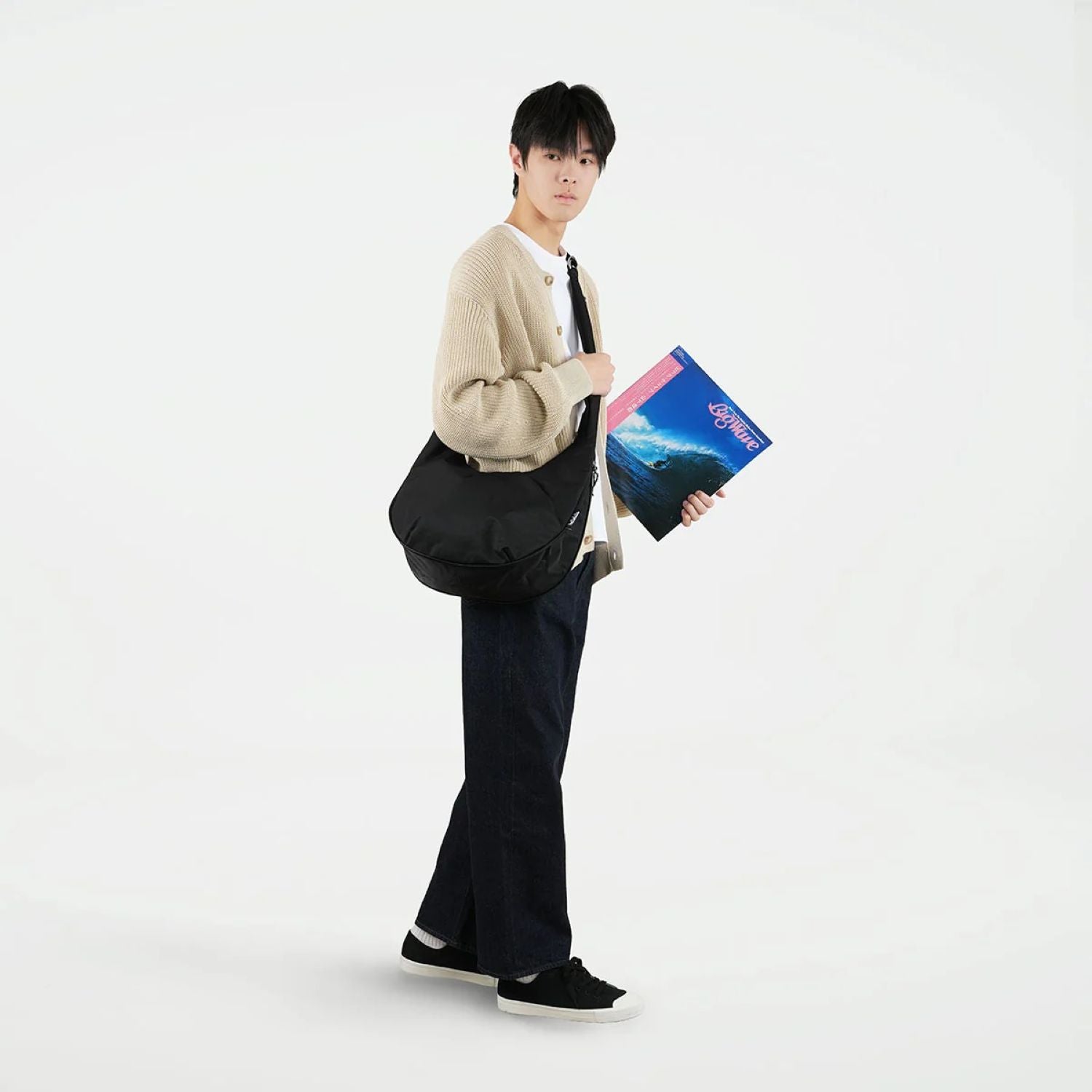 Hellolulu Zion Expandable Hobo Bag (Moss Black)