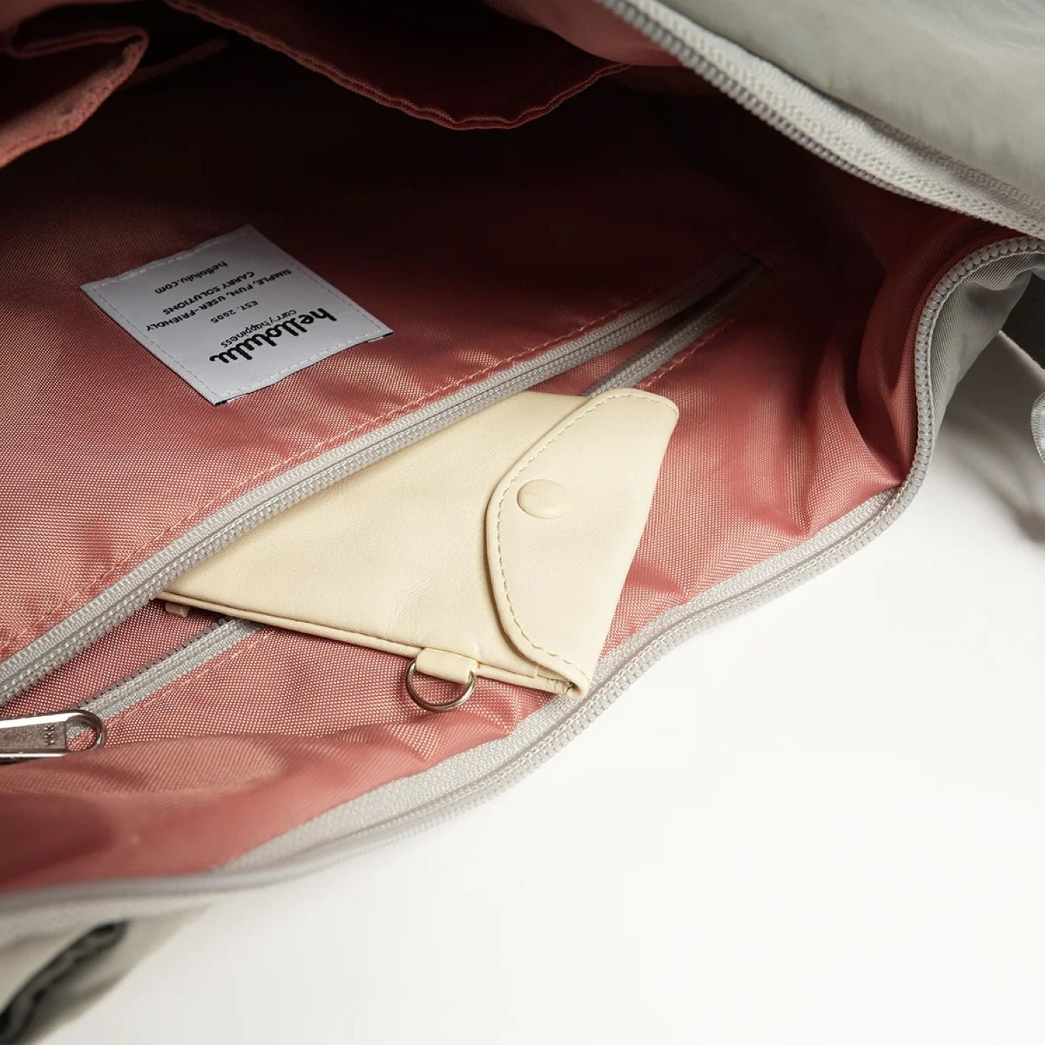 Hellolulu Zion Expandable Hobo Bag (Neutral Gray)