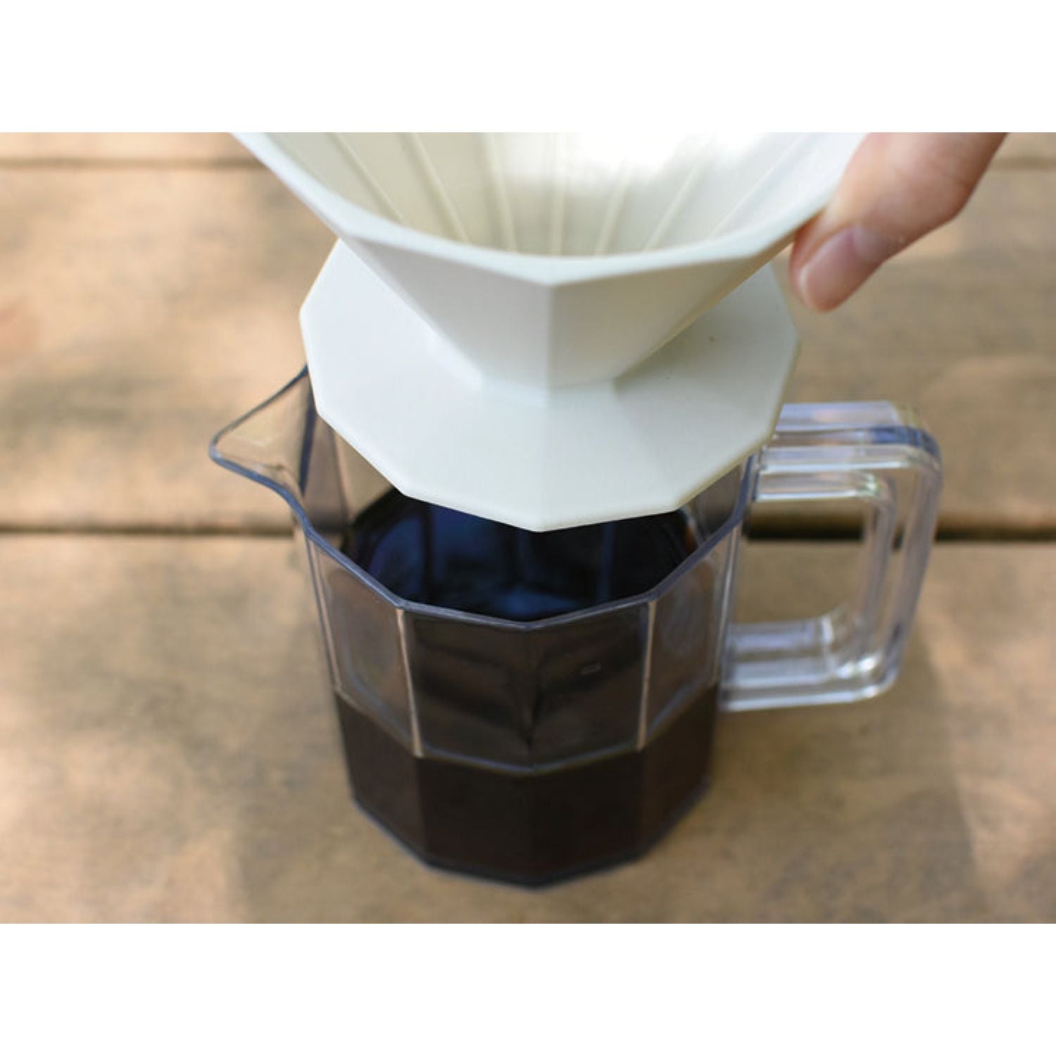 Kinto Alfresco Brewer Jug Set 4 Cups - Beige