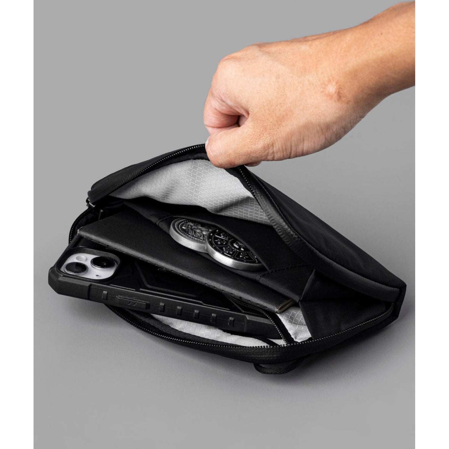 ALPAKA Flight Pouch Axoflux 210D (Black)