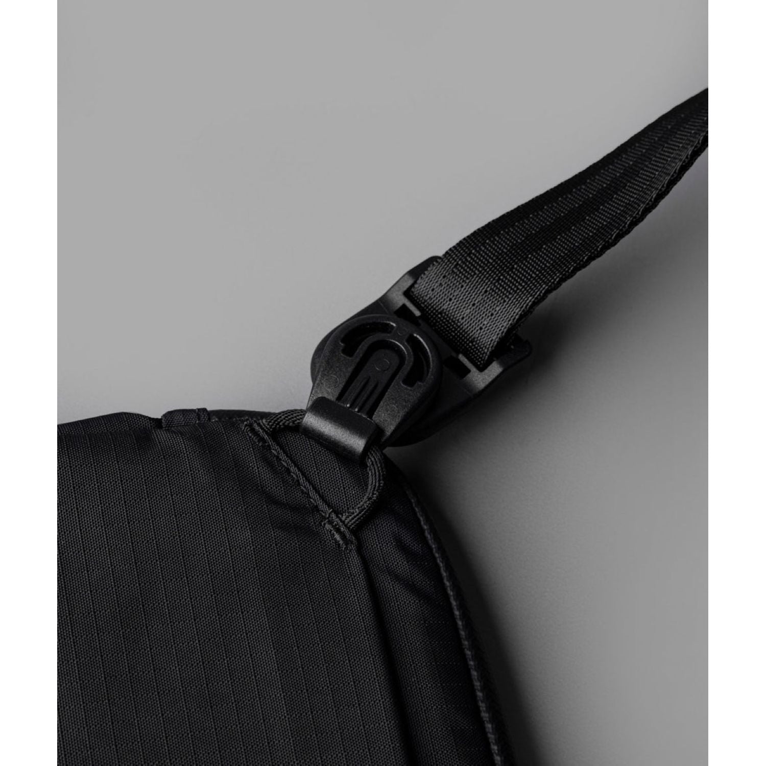 ALPAKA Flight Pouch Axoflux 210D (Black)