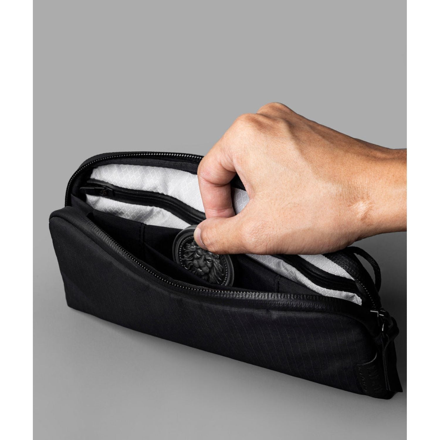 ALPAKA Flight Pouch Axoflux 210D (Black)