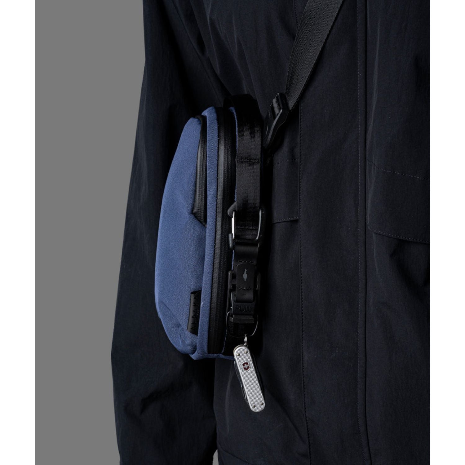 ALPAKA Metro Sling V2 Axoflux 300D (Blue)