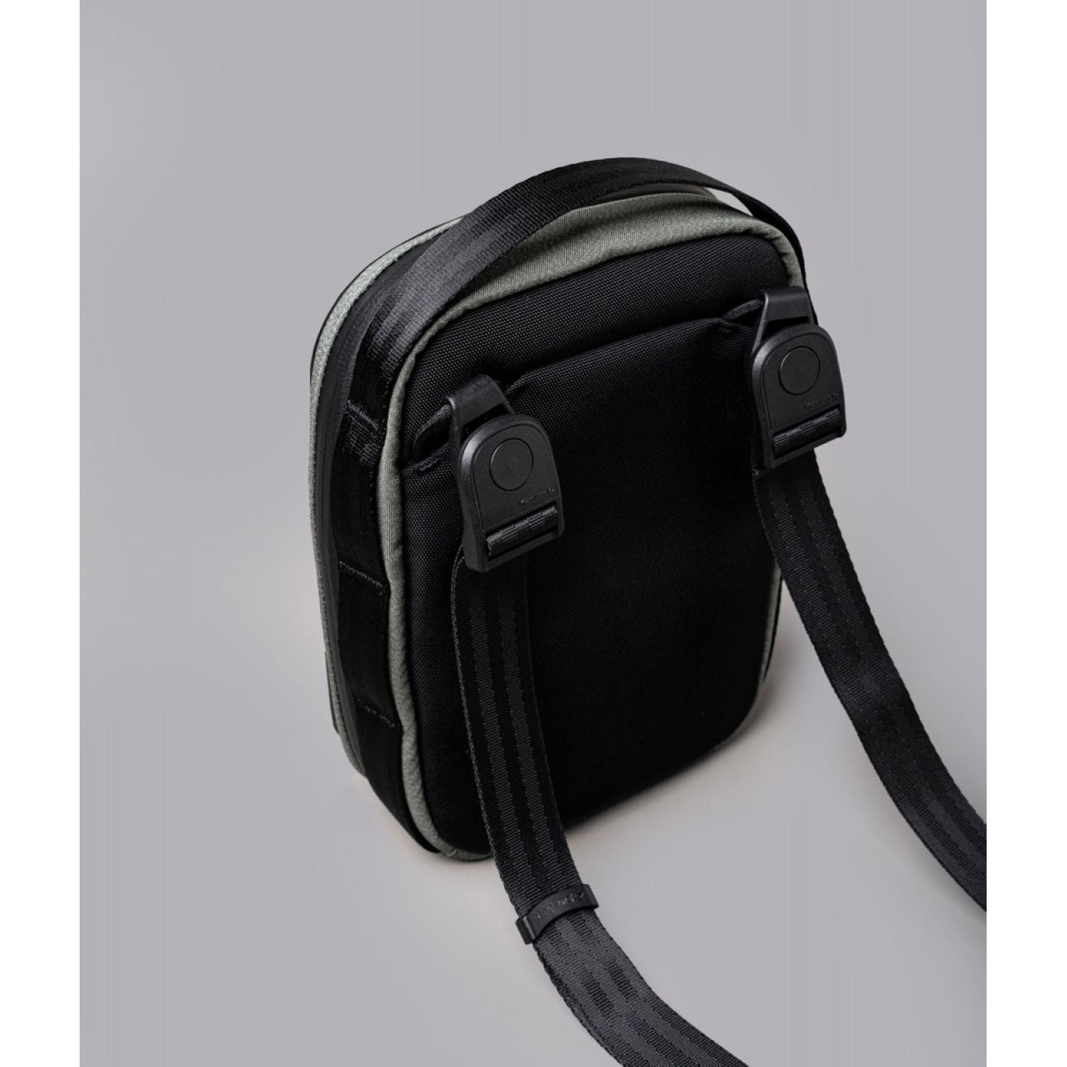 ALPAKA Metro Sling V2 Axoflux 300D (Grey)