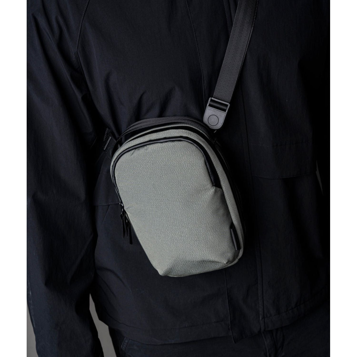 ALPAKA Metro Sling V2 Axoflux 300D (Grey)
