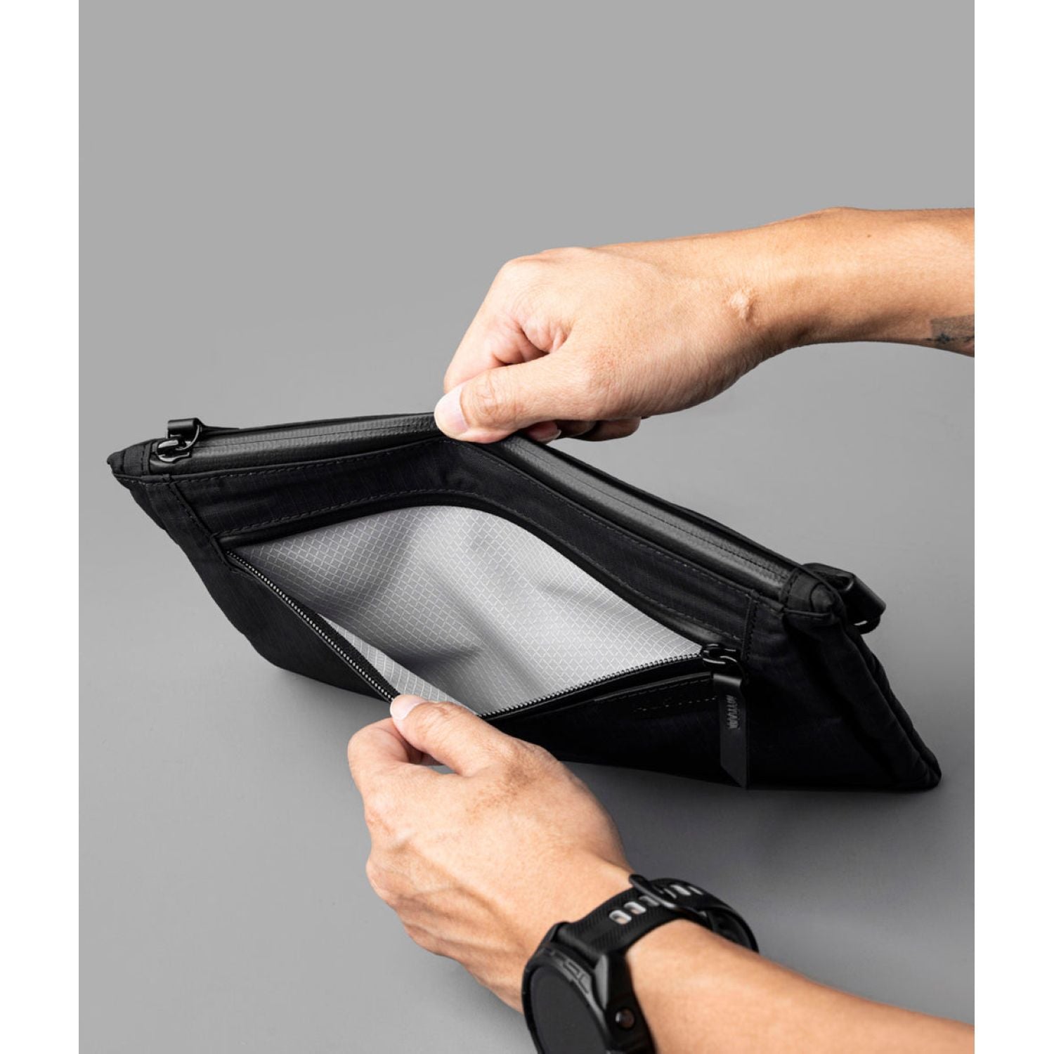 ALPAKA Zip Pouch Max V2 Axoflux 210D (Black)