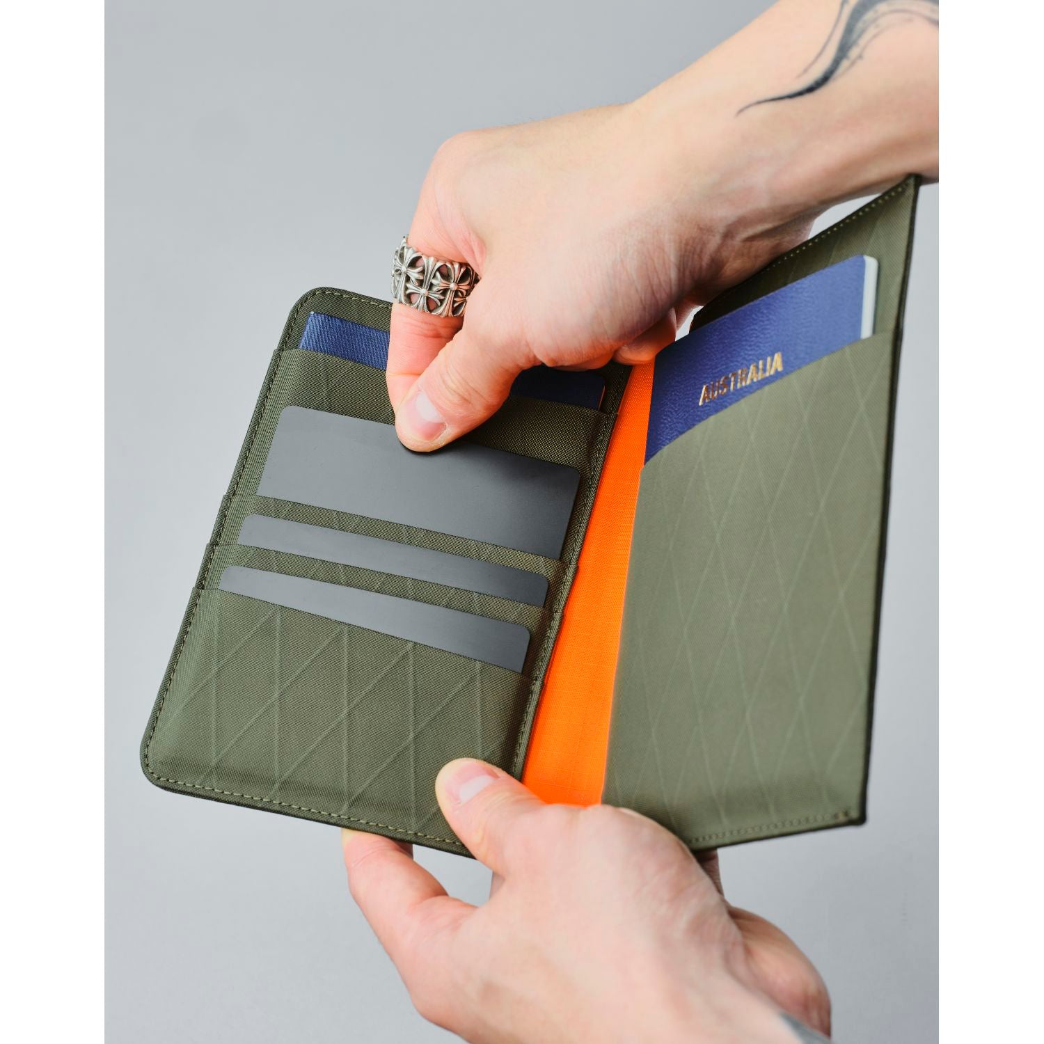 ALPAKA ARK Bifold Passport Wallet X-Pac VX21 (Dark Green)