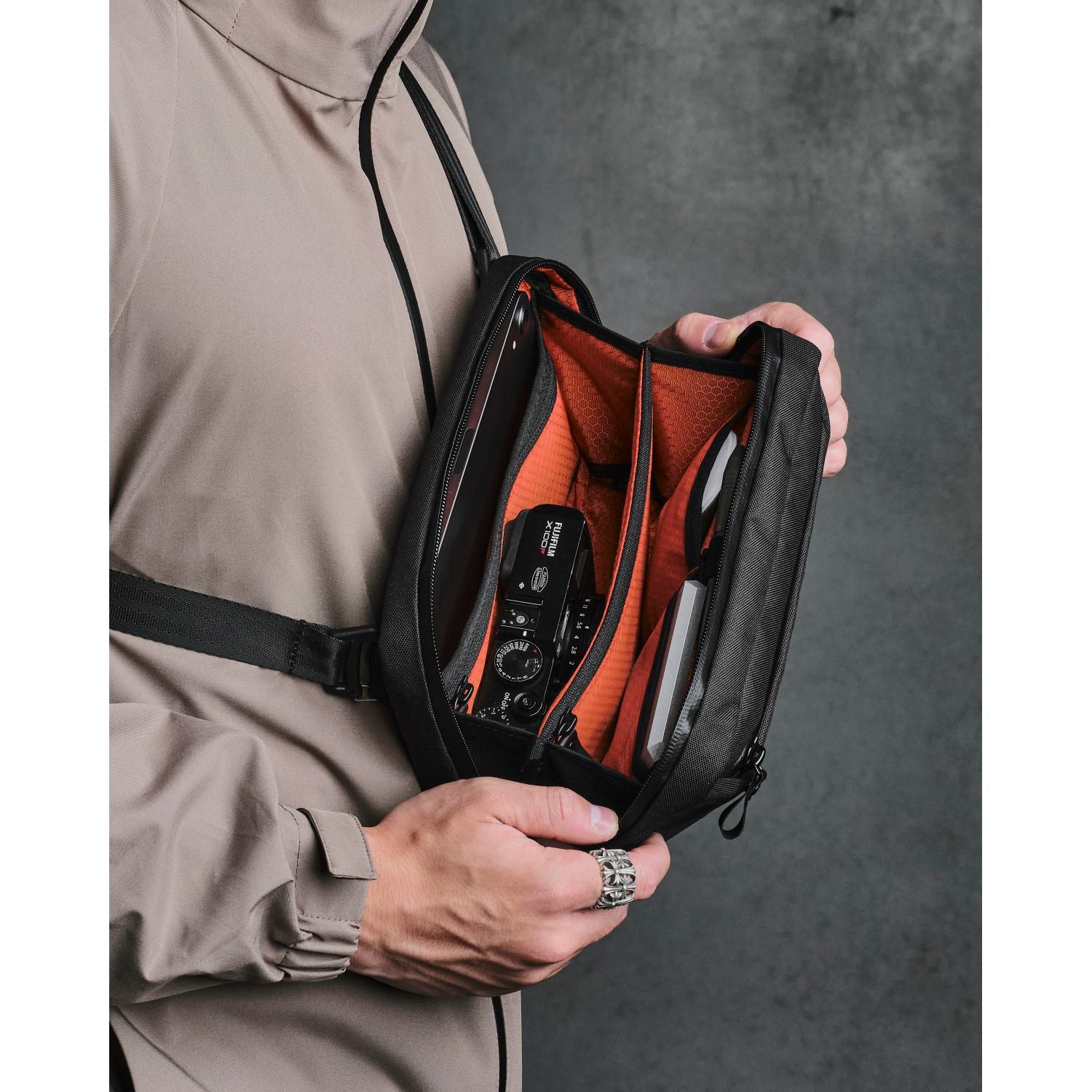 ALPAKA Elements Tech Case EPLX600 (Black)