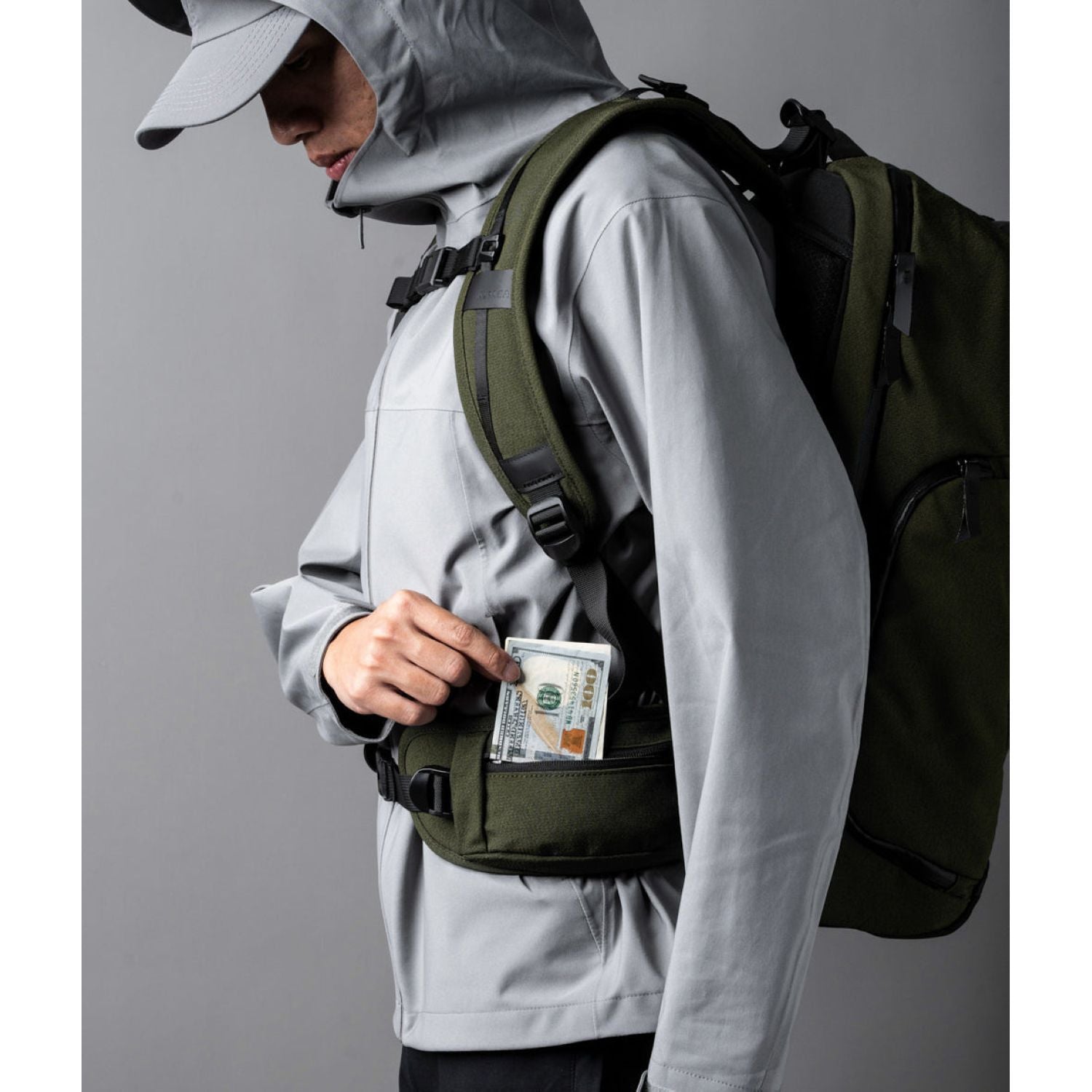 ALPAKA Elements Travel (35L) Axoflux 600D Backpack + Removable Waist Strap (Green)