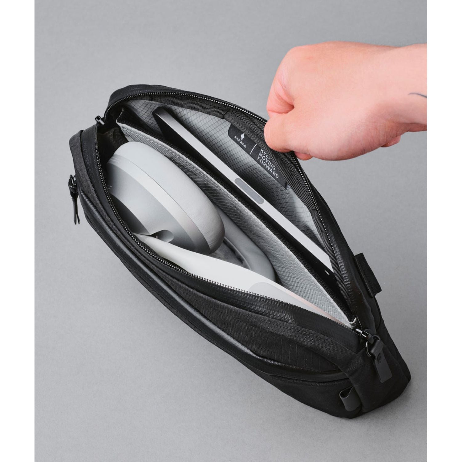 ALPAKA Flight Sling Axoflux 210D (Black)