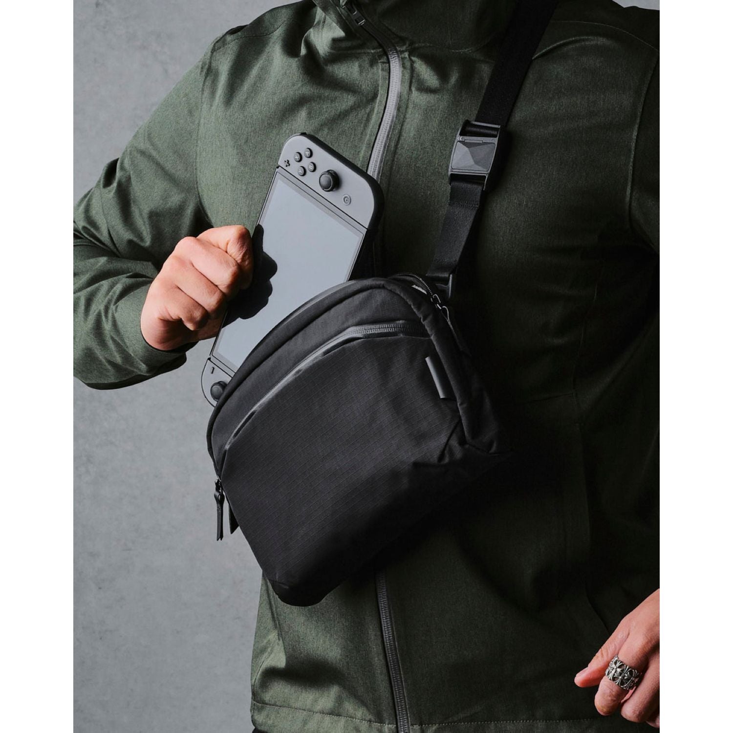 ALPAKA Flight Sling Axoflux 200D (Black)