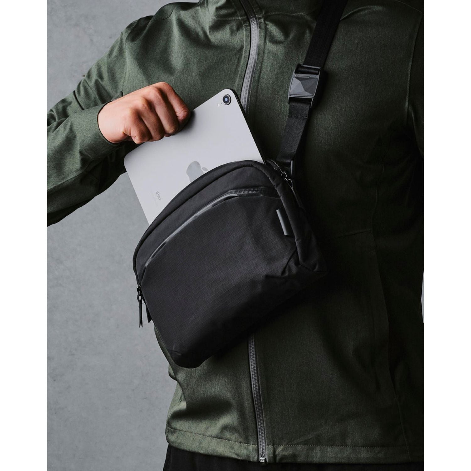 ALPAKA Flight Sling Axoflux 200D (Black)