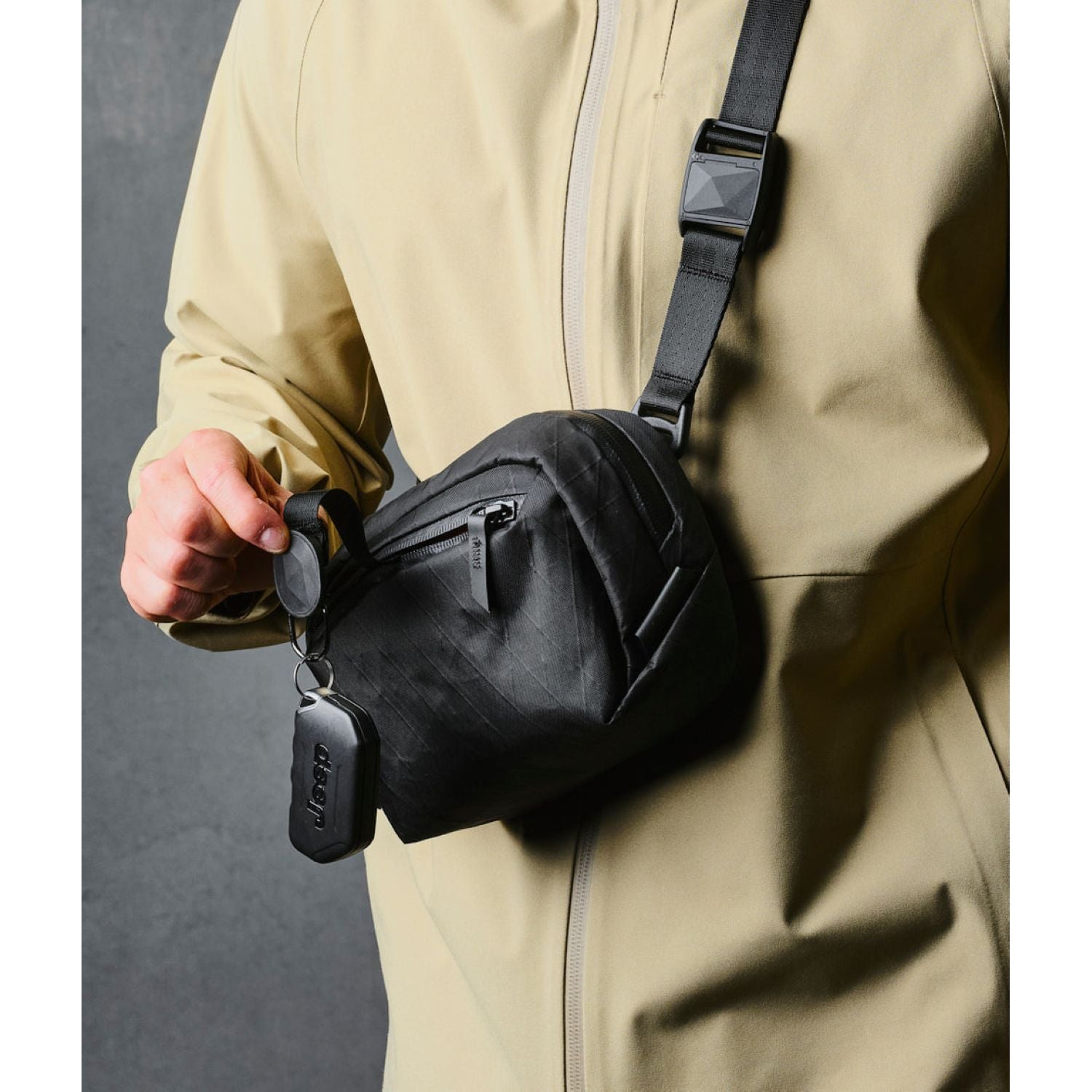 ALPAKA Go Sling Nano X-Pac VX21 (Black)