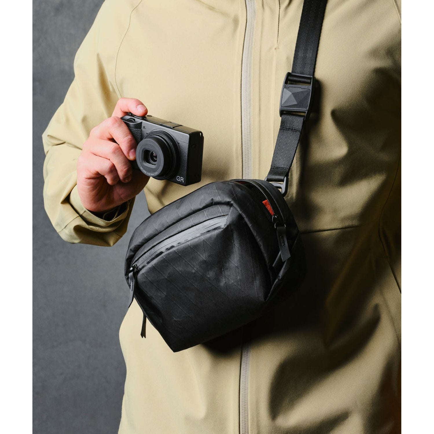 ALPAKA Go Sling Nano X-Pac VX21 (Black)