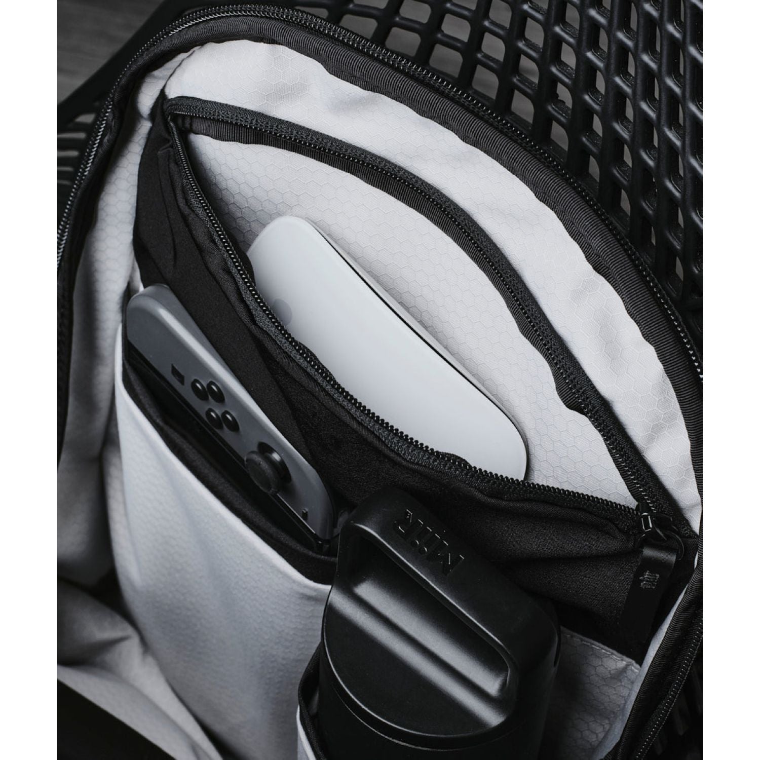 ALPAKA Metro Backpack Axoflux 300D (Black)