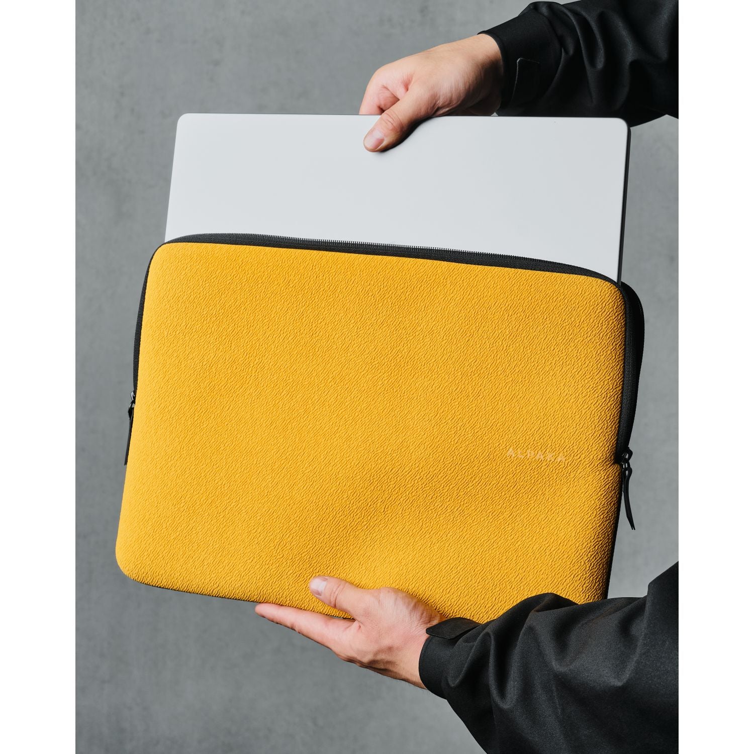 ALPAKA Slim Laptop Sleeve 16" (Yellow)