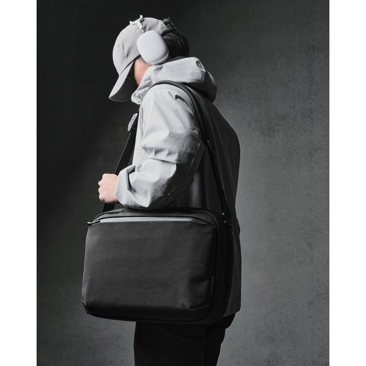 ALPAKA Tech Brief Pro Axoflux 600D (Black)