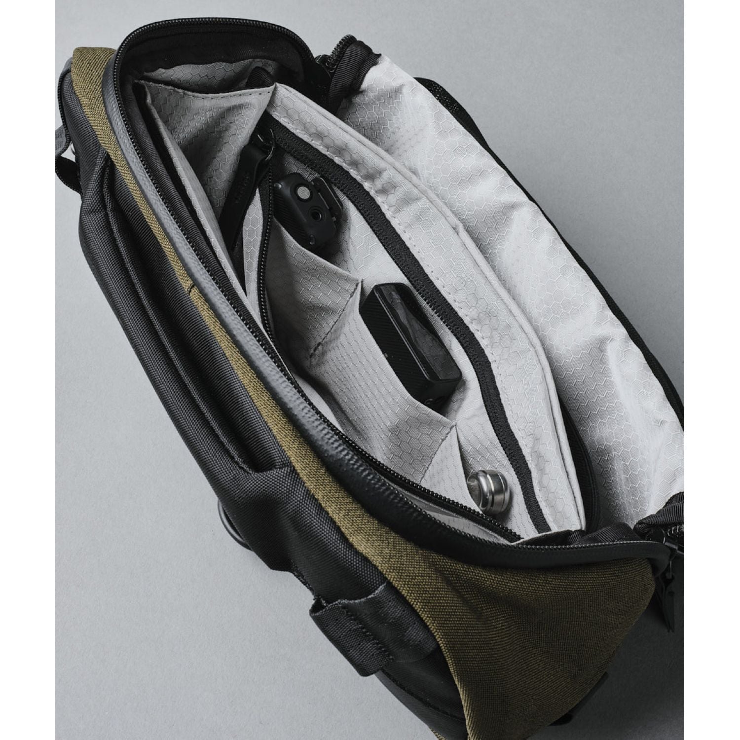 ALPAKA Vertex Pouch Axoflux 600D (Army Green)