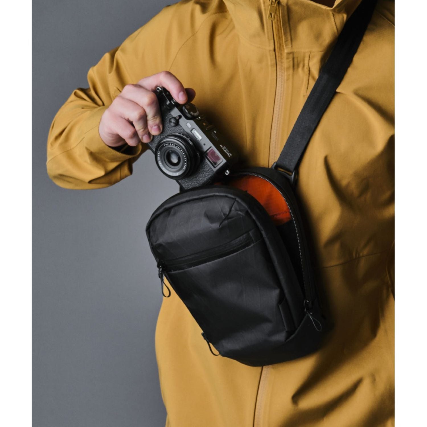 ALPAKA Vertical Sling X-Pac VX21 (Black)