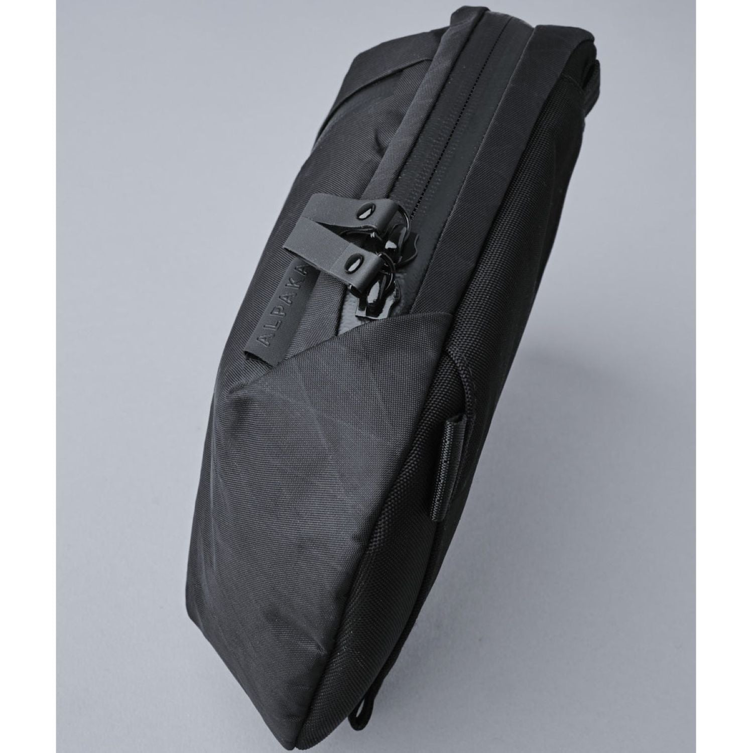 ALPAKA Vertical Sling X-Pac VX21 (Black)