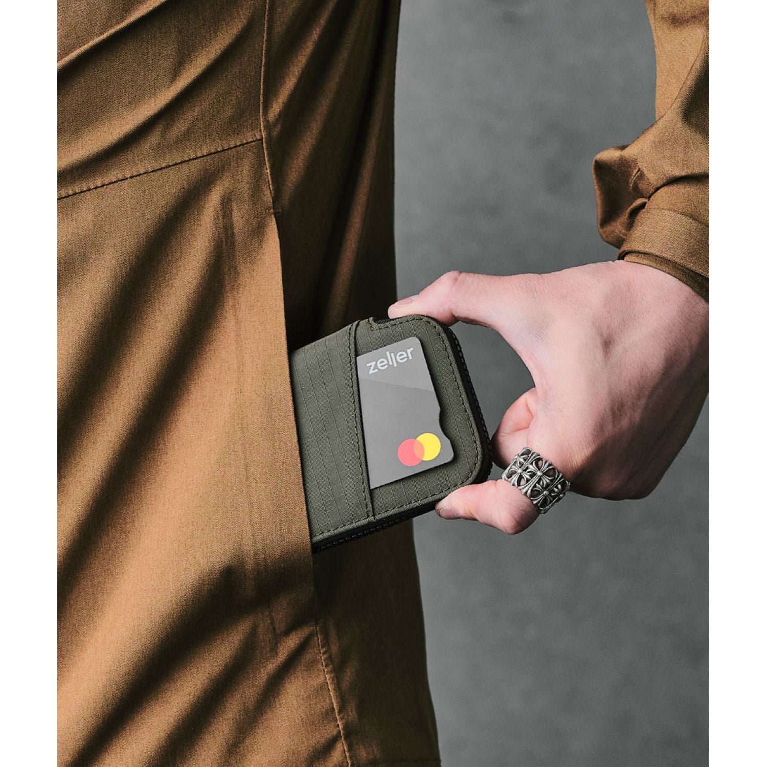 ALPAKA Zip Card Pouch 200D (Green)