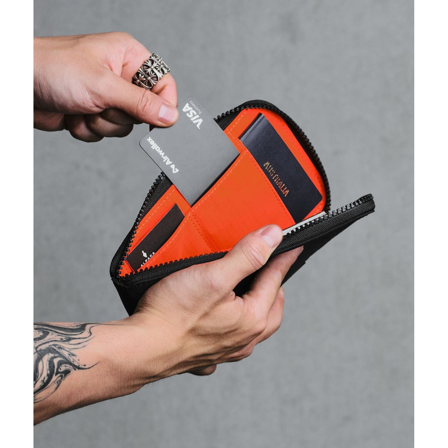 ALPAKA Zip Travel Wallet 210D (Black)