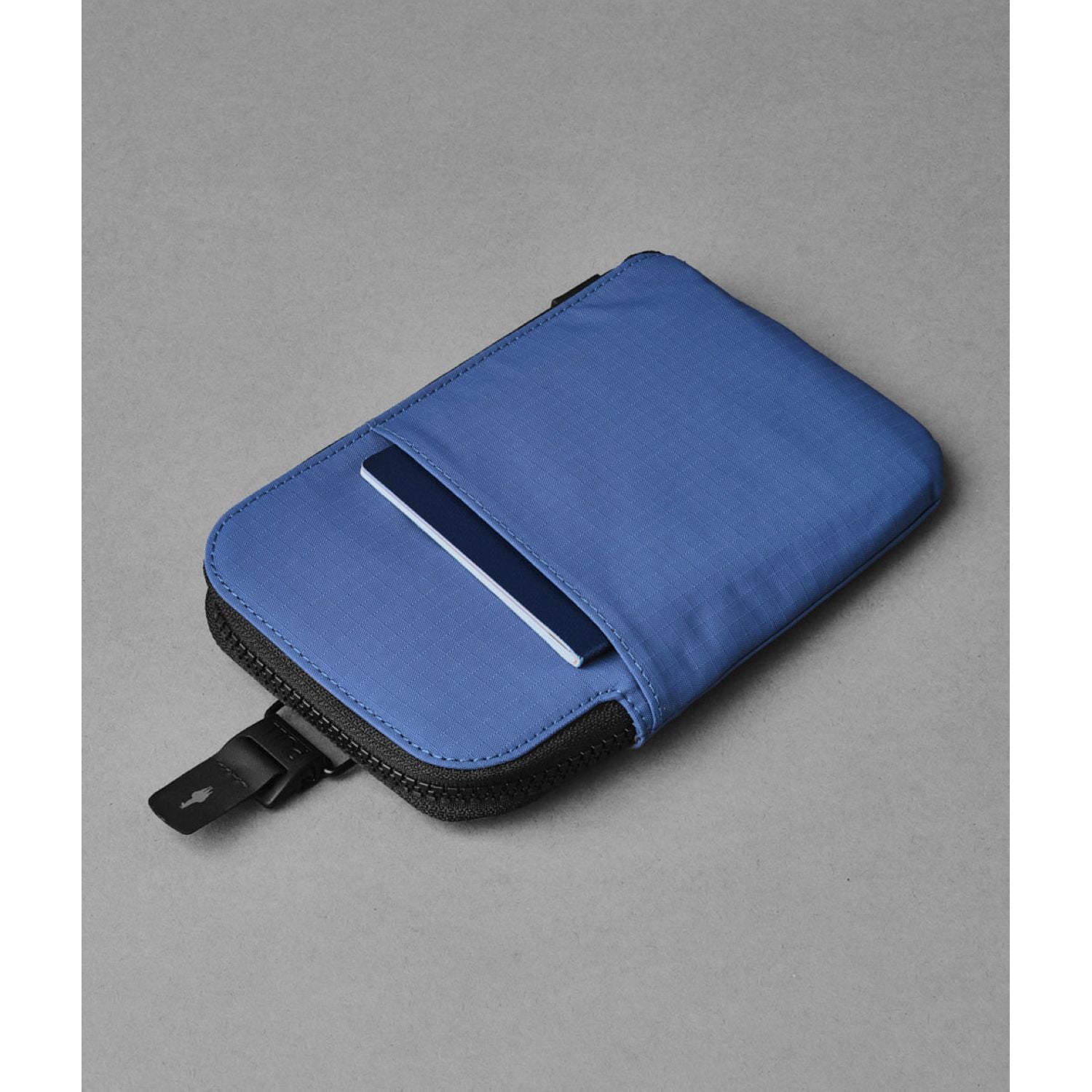 ALPAKA Zip Travel Wallet Axoflux 210D (Blue)